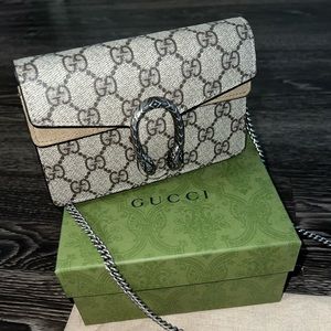Gucci Dionysus GG Supreme Super Mini Bag